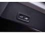 Volvo XC40 2.0 B4 Core | Trekhaak | Adaptieve Cruise Control | Dodehoek Detectie | Stoel-/Stuur-/-Achterbankverwarming | Extra Getint Glas | Standkachel | Parkeercamera | Google Maps |