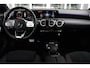 Mercedes-Benz A-klasse 180 136PK AMG LINE AUTOMAAT | PANORAMISCH SCHUIF/KANTEL DAK | KEYLESS ENTRY / GO | NAVIGATIE | ACHTERUITRIJ CAMERA | PARKEERSENSOREN VOOR EN ACHTER | HIGH PERFORMANCE LED KOPLAMPEN | STOEL VERWARMING | SPIEGEL PAKKET | NIGHT PAKKET | LICHTMETALEN VELGEN 19" | STERRENHEMEL | RODE AMG GORDELS |