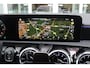Mercedes-Benz A-klasse 180 136PK AMG LINE AUTOMAAT | PANORAMISCH SCHUIF/KANTEL DAK | KEYLESS ENTRY / GO | NAVIGATIE | ACHTERUITRIJ CAMERA | PARKEERSENSOREN VOOR EN ACHTER | HIGH PERFORMANCE LED KOPLAMPEN | STOEL VERWARMING | SPIEGEL PAKKET | NIGHT PAKKET | LICHTMETALEN VELGEN 19" | STERRENHEMEL | RODE AMG GORDELS |