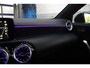 Mercedes-Benz A-klasse 180 136PK AMG LINE AUTOMAAT | PANORAMISCH SCHUIF/KANTEL DAK | KEYLESS ENTRY / GO | NAVIGATIE | ACHTERUITRIJ CAMERA | PARKEERSENSOREN VOOR EN ACHTER | HIGH PERFORMANCE LED KOPLAMPEN | STOEL VERWARMING | SPIEGEL PAKKET | NIGHT PAKKET | LICHTMETALEN VELGEN 19" | STERRENHEMEL | RODE AMG GORDELS |