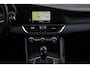 Alfa Romeo Giulia 2.0 Turbo Aut. | Harman-Kardon | Elek. Stoelen | Rijbaanbegeleiding | Luxe Leder | Full Led Koplampen | Historie
