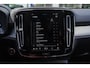 Volvo XC40 2.0 B4 Plus Dark | 2000 kg trekgewicht | Trekhaak | Stuur & Stoelverwarming | Pilot Assist | Elektrische Achterklep | Elektrische Stoelen | Google Services | Harman Kardon |