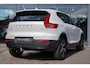 Volvo XC40 2.0 B4 Plus Dark | 2000 kg trekgewicht | Trekhaak | Stuur & Stoelverwarming | Pilot Assist | Elektrische Achterklep | Elektrische Stoelen | Google Services | Harman Kardon |
