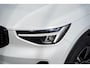 Volvo XC40 2.0 B4 Plus Dark | 2000 kg trekgewicht | Trekhaak | Stuur & Stoelverwarming | Pilot Assist | Elektrische Achterklep | Elektrische Stoelen | Google Services | Harman Kardon |