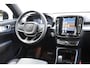 Volvo XC40 B4 211PK automaat Plus Dark / Navigatie / Harman Kardon / Stuur & Stoelverwarming / 19" Velgen / Trekhaak / Elektrische stoelverst. met geheugen