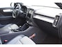 Volvo XC40 B4 211PK automaat Plus Dark / Navigatie / Harman Kardon / Stuur & Stoelverwarming / 19" Velgen / Trekhaak / Elektrische stoelverst. met geheugen