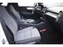 Volvo XC40 B4 211PK automaat Plus Dark / Navigatie / Harman Kardon / Stuur & Stoelverwarming / 19" Velgen / Trekhaak / Elektrische stoelverst. met geheugen