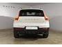 Volvo XC40 B4 211PK automaat Plus Dark / Navigatie / Harman Kardon / Stuur & Stoelverwarming / 19" Velgen / Trekhaak / Elektrische stoelverst. met geheugen