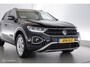 Volkswagen T-Roc 1.5 TSI 150pk Automaat Business led|nav|cam|dab|stoelverw.|acc|lmv17