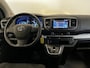 Toyota PROACE Electric Shuttle Long Extra Range Cool 75 kWh 9 pers. Navigatie Apple Carplay/Android Auto Parkeersensoren Cruise Control Lichtmetalen velgen Getinte ramen Airco