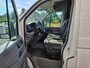 Volkswagen Crafter 35 2.0TDI L3H3 3-Persoons Navi Airco Cruise Control Verwarmbare Voorruit Regensensor Pdc Schuifdeur Betonplex vloer Wandbetimmering Highline Euro 6 Diverse beschadigingen rondom