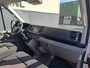 Volkswagen Crafter 35 2.0TDI L3H3 3-Persoons Navi Airco Cruise Control Verwarmbare Voorruit Regensensor Pdc Schuifdeur Betonplex vloer Wandbetimmering Highline Euro 6 Diverse beschadigingen rondom