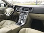 Volvo V60 Cross Country 2.0 D4 Polar+ Luxury Automaat | Rijklaar incl garantie | Schuifdak Standkachel Trekhaak Donker glas