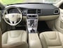 Volvo V60 Cross Country 2.0 D4 Polar+ Luxury Automaat | Rijklaar incl garantie | Schuifdak Standkachel Trekhaak Donker glas