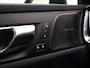 Volvo V60 T6 350pk AWD Plus Dark / Sportleder / 360 Camera / El. Trekhaak / Harman&Kardon / Verw. Voorruit / Keyless / Adapt. Cruise / BLIS / El. Stoelen / Stoel + Stuurw. Verwarming /