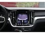 Volvo V60 2.0 T6 Recharge AWD R-Design | Panoramadak | Adaptive Cruise | BLIS | Camera | Stuur/stoelverwarming