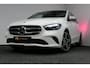Mercedes-Benz B-klasse 200d Premium Plus / Elektr. verstelbare voorstoel + memory / Stoelverwarming / Elektr. wegklapbare trekhaak / Koplamp LED High Performance / Elektr. achterklep / 18'' AMG LMV / Dynamic Select / Cruise Control / Elektr. lendensteun