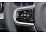 Volvo XC60 T8 Recharge AWD Ultra Dark - Luchtvering - Panorama/schuifdak - IntelliSafe Assist & Surround - 360º Camera - Adaptieve LED koplampen - Verwarmde voorstoelen, stuur & achterbank - Parkeersensoren voor & achter - Elektr. bedienb. voorstoelen met geheugen - Head up display - Draadloze tel. lader - Extra getint glas - Elektr. inklapbare trekhaak - 22' LMV