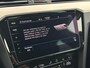 Volkswagen Passat Variant 1.5 TSI R-Line Business + Trekhaak Camera Keyless Stoelverwarming Virtual Cockpit Navigatie