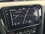 Volkswagen Passat Variant 1.5 TSI R-Line Business + Trekhaak Camera Keyless Stoelverwarming Virtual Cockpit Navigatie