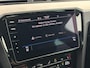 Volkswagen Passat Variant 1.5 TSI R-Line Business + Trekhaak Camera Keyless Stoelverwarming Virtual Cockpit Navigatie