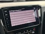 Volkswagen Passat Variant 1.5 TSI R-Line Business + Trekhaak Camera Keyless Stoelverwarming Virtual Cockpit Navigatie
