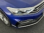 Volkswagen Passat Variant 1.5 TSI R-Line Business + Trekhaak Camera Keyless Stoelverwarming Virtual Cockpit Navigatie
