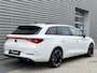 CUPRA Leon Sportstourer 1.4 e-Hybrid 204PK Performance / Panoramadak / Kuipstoelen / Stuur + Stoelverwarming / Verwarmbare Voorruit / Parkeersensoren Achter