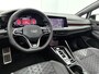 Volkswagen Golf 1.5 eTSI R-Line Business 150 PK | R-Line | Automaat | Panoramadak | Stoelverwarming | App Connect | Adaptive Cruise Control | Navigatie |