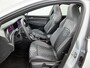 Volkswagen Golf 1.5 eTSI R-Line Business 150 PK | R-Line | Automaat | Panoramadak | Stoelverwarming | App Connect | Adaptive Cruise Control | Navigatie |