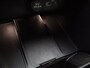 Volvo XC40 B4 211pk Plus Dark / Harman en Kardon audio / Keyless entry / Elektr. stoelen / Trekhaak / Stoel /- en stuurverwarming / Camera /