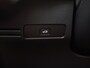 Volvo XC40 B4 211pk Plus Dark / Harman en Kardon audio / Keyless entry / Elektr. stoelen / Trekhaak / Stoel /- en stuurverwarming / Camera /