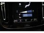 Volvo XC40 T5 Automaat Recharge R-Design | Panoramisch Schuif-/kanteldak | Trekhaak | Adaptive Cruise & Pilot Assist | Parkeersensoren voor + achter | Achteruitrijcamera | Extra getint glas | Halfleder/Alcantara bekleding | Voorstoelen- en stuurwiel verwarmbaar | Dealer onderhouden