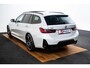 BMW 3-Serie Touring 330e xDrive M Sport Pro - Panoramadak - Parking/Driving Assistant - Hifi - Comfort Access - Elektrisch verwarmde/verstelbare stoelen - Active Cruise Control - Getinte Ruiten - Zonneschermen -