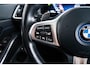 BMW 3-Serie Touring 330e xDrive M Sport Pro - Panoramadak - Parking/Driving Assistant - Hifi - Comfort Access - Elektrisch verwarmde/verstelbare stoelen - Active Cruise Control - Getinte Ruiten - Zonneschermen -