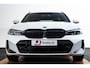 BMW 3-Serie Touring 330e xDrive M Sport Pro - Panoramadak - Parking/Driving Assistant - Hifi - Comfort Access - Elektrisch verwarmde/verstelbare stoelen - Active Cruise Control - Getinte Ruiten - Zonneschermen -
