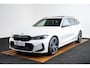 BMW 3-Serie Touring 330e xDrive M Sport Pro - Panoramadak - Parking/Driving Assistant - Hifi - Comfort Access - Elektrisch verwarmde/verstelbare stoelen - Active Cruise Control - Getinte Ruiten - Zonneschermen -