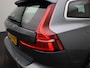 Volvo V60 2.0 B3 Business Pro | Automaat | Navigatie | Apple Carplay / Android Auto | Elektrische Achterklep | Trekhaak | Verwarmde Stoelen | Dakrails | Climate Control | Achteruitrijcamera | Digital Cockpit | Cruise Control | Lichtmetalen Velgen |