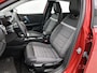 Citroën E-C4 EV Feel Pack 50 kWh 136pk | Accu SOH 99% | Navigatie | Achteruitrijcamera | Climate Control | Cruise Control | Parkeersensoren | Led koplampen | Apple Carplay / Android Auto | Bluetooth | DAB+ radio | Armsteun | Comfortstoelen | 18" lichtmetalen velgen |