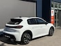 Peugeot 208 1.2 Hybrid 110 PK GT Automaat | NETTO DEAL | Glazen Panoramadak | Navigatie Via Telefoon | Parkeercamera | Climate Control | Keyless Entry & Start | Cruise Control | Sportstoelen | 17" Lichtmetalen Velgen | Full LED Verlichting | Dakspoiler |