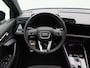 Audi A3 Sportback 40 TFSI e 204 Pk Automaat S-Line | LED | Camera | Carplay | Stoel Verwarming | Navigatiesysteem | Sensoren | Elektrische Stoelen | 18 Inch | 9.557 Km!!
