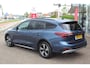 Ford Focus Wagon 1.0-155pk EcoBoost Mild-Hybrid Active AUTOMAAT ! Trekgewicht 1.500kg ! Slechts 6.600km ! Ruim €. 9.000,- beneden de nieuwprijs ! Volautm. airco dual, navigatie, telefoonvoorb., adaptive cruise control, LED verlichting, metallic lak, camera, front-, lane- en side assist, LM wielen, Isofix etc.