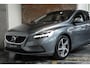 Volvo V40 T2 Momentum | Stoelverwarming | Parkeercamera | Climate Control | High Performance Audio | Parkeersensoren voor + achter | Navigatie | Dealer onderhouden | 17'' Lichtmetalen velgen