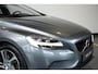 Volvo V40 T2 Momentum | Stoelverwarming | Parkeercamera | Climate Control | High Performance Audio | Parkeersensoren voor + achter | Navigatie | Dealer onderhouden | 17'' Lichtmetalen velgen