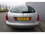 Nissan Primera Estate 1.8 Tekna Airco / Navi / Elektr. ramen / Camera / NAP / APK t/m 25-03-2026
