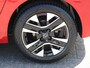 Peugeot 208 Hybrid 100PK e-DCS6 Allure | AUTOMAAT | Navigatie | Parkeersensoren | LED | Lederen Stuurwiel | Climate Control | Cruise Control | 16" LMV | Apple Carplay/Android Auto | Privacy Glass |
