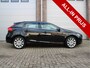Volvo V40 1.6 T4 Momentum Automaat/N.a.p./Dealer onderhouden