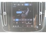 Volvo XC40 B4 211PK Automaat Plus Dark Google Infotainment / Semi elektrisch wegklapbare trekhaak / Verwarmbare voorruit / Harman Kardon Audio installatie / Elektrisch bedienbare voorstoelen