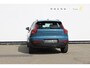 Volvo XC40 B4 211PK Automaat Plus Dark Google Infotainment / Semi elektrisch wegklapbare trekhaak / Verwarmbare voorruit / Harman Kardon Audio installatie / Elektrisch bedienbare voorstoelen