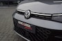 Volkswagen Passat 2.0 TDI DSG R-Line Black st. 150pk/ Panodak/ Head-up/ Trekhaak wegkl./ Camera /Navi